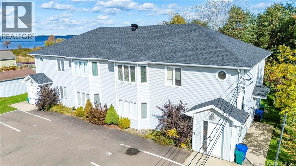 10 Dock Street Property Photo 3