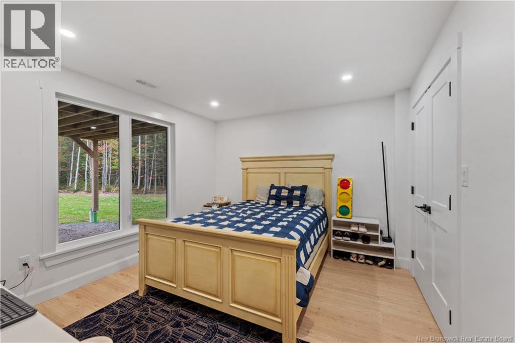 26 Maefield Street Property Photo 32