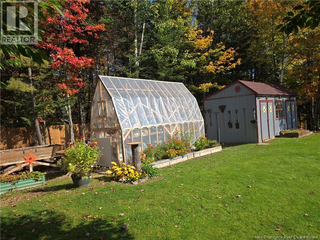 2737 Middle River Rd Property Photo 7