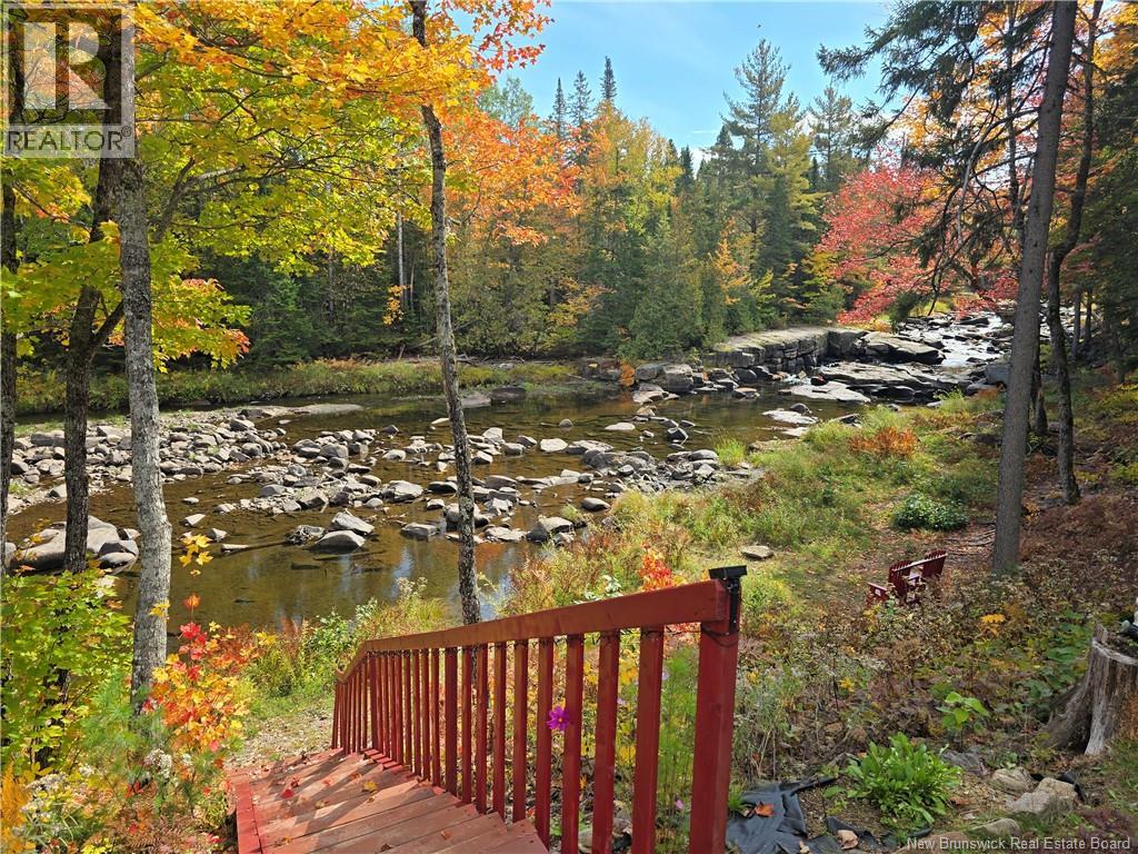 2737 Middle River Rd Property Photo 10