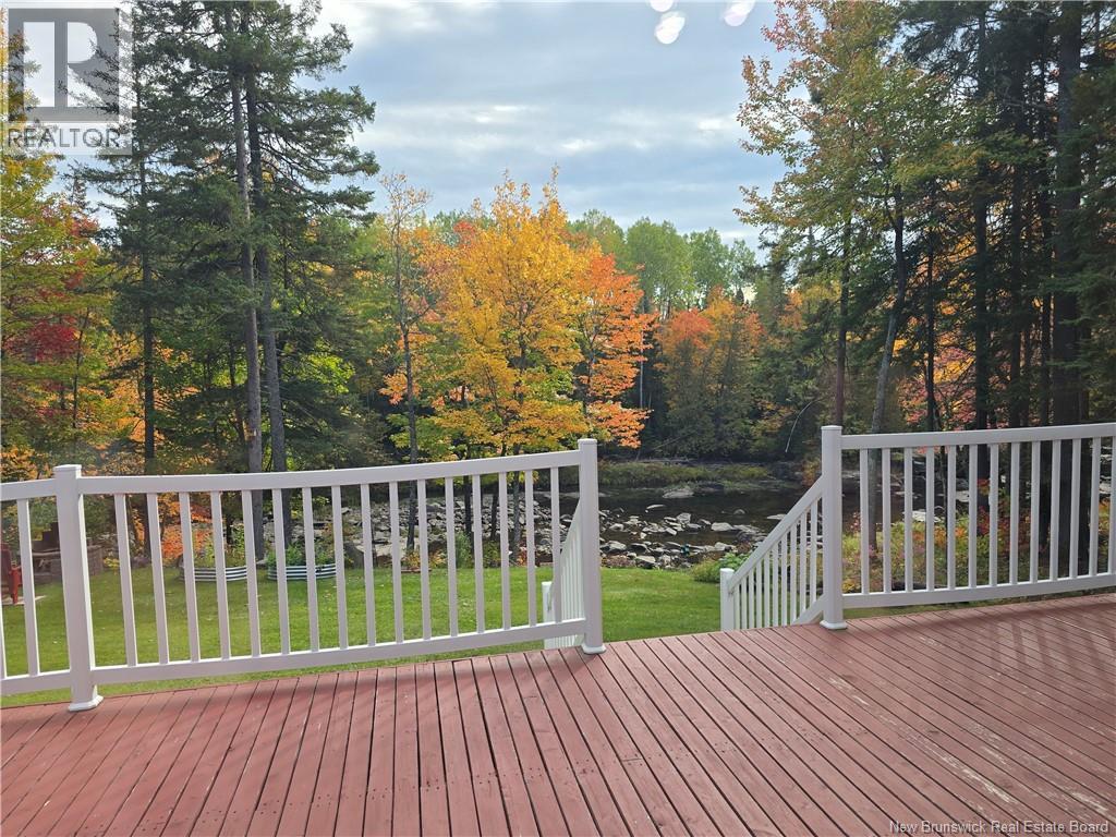 2737 Middle River Rd Property Photo 15