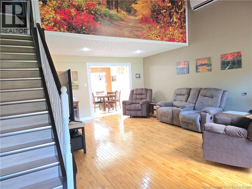 2737 Middle River Rd Property Photo 16