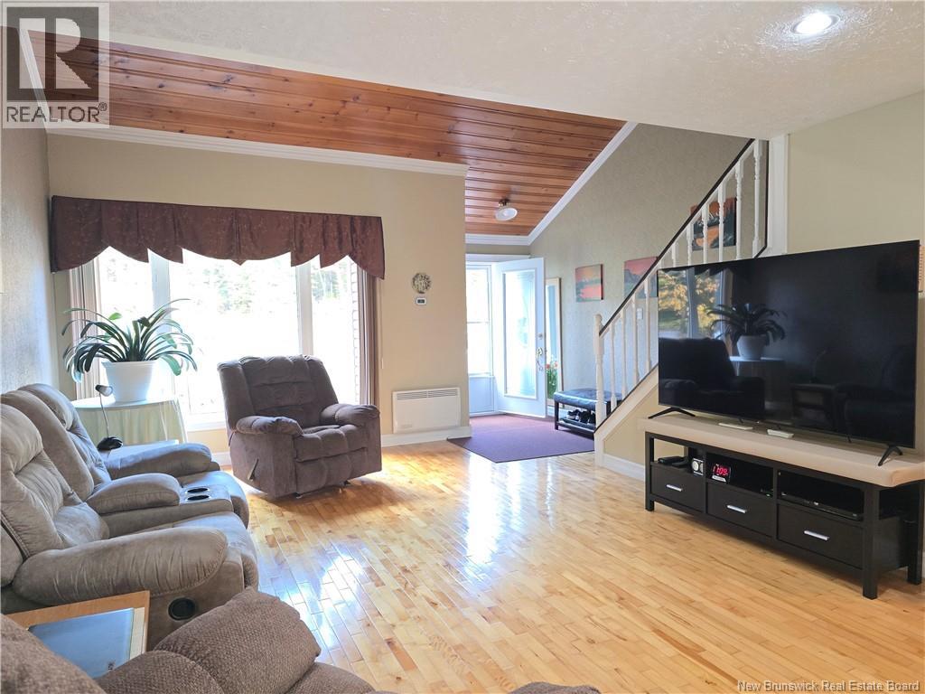 2737 Middle River Rd Property Photo 19
