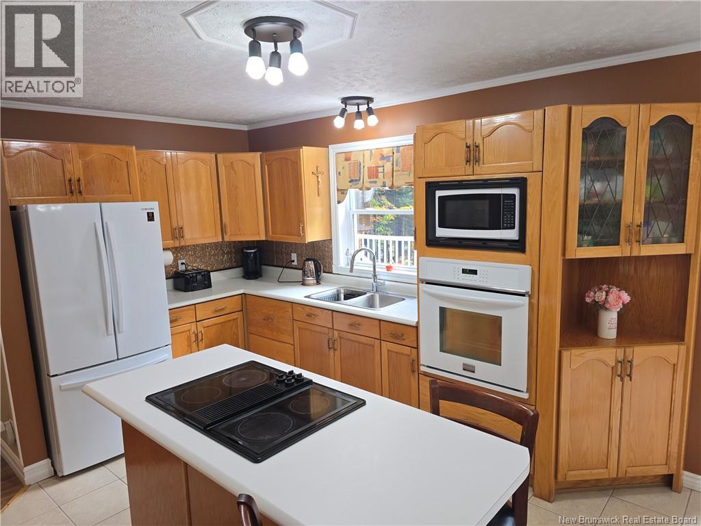 2737 Middle River Rd Property Photo 23