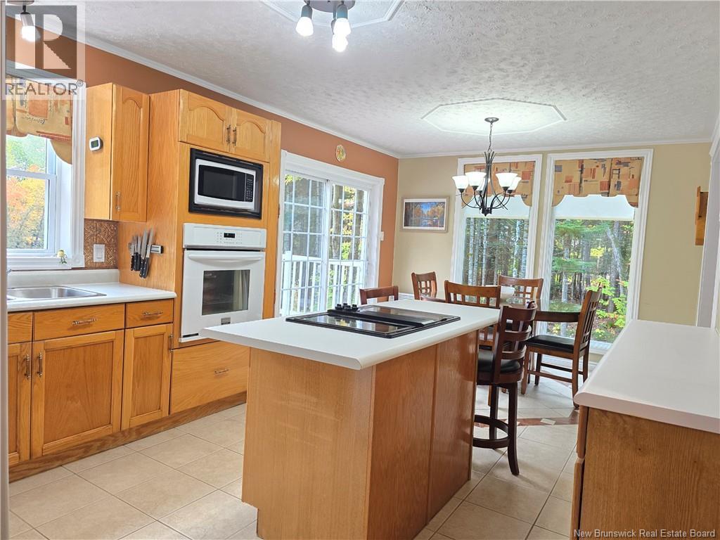 2737 Middle River Rd Property Photo 24