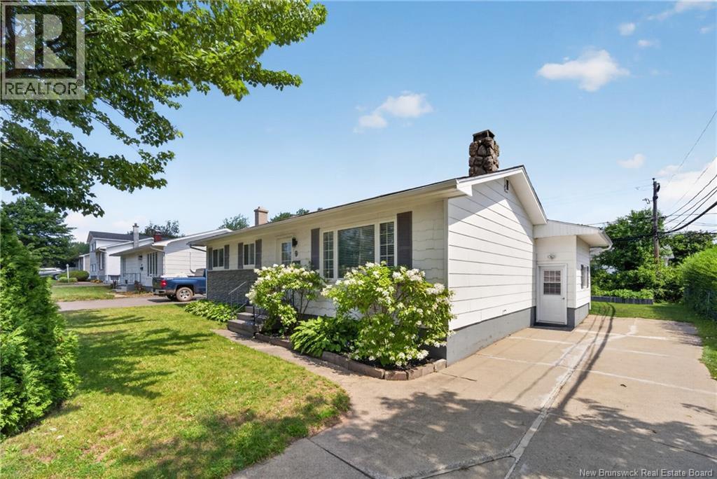 9 Magellan Drive Property Photo 2