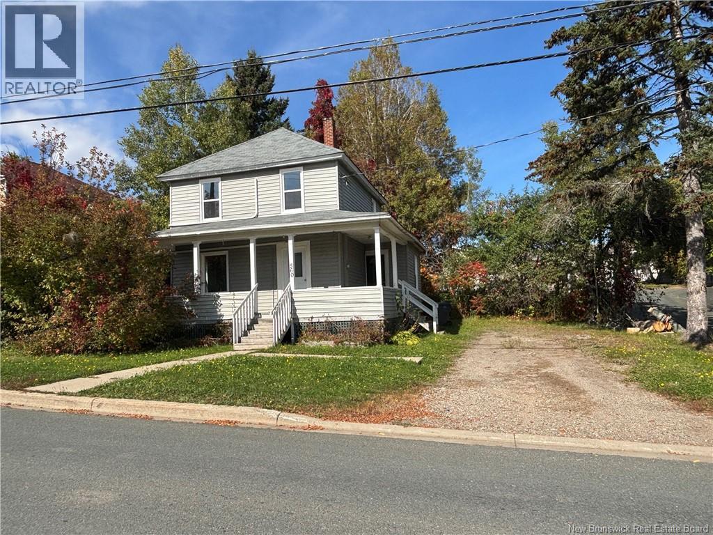 560 Queen Street Property Photo 2