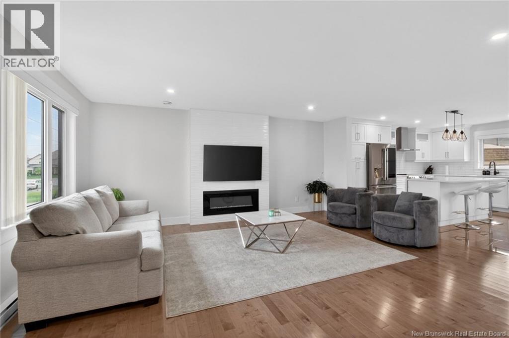 51 Renoir Street Property Photo 6