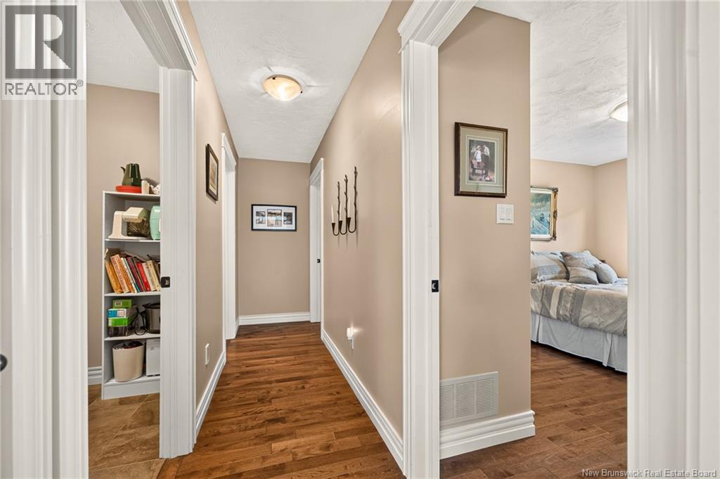 51 Thornhill Crescent Property Photo 21