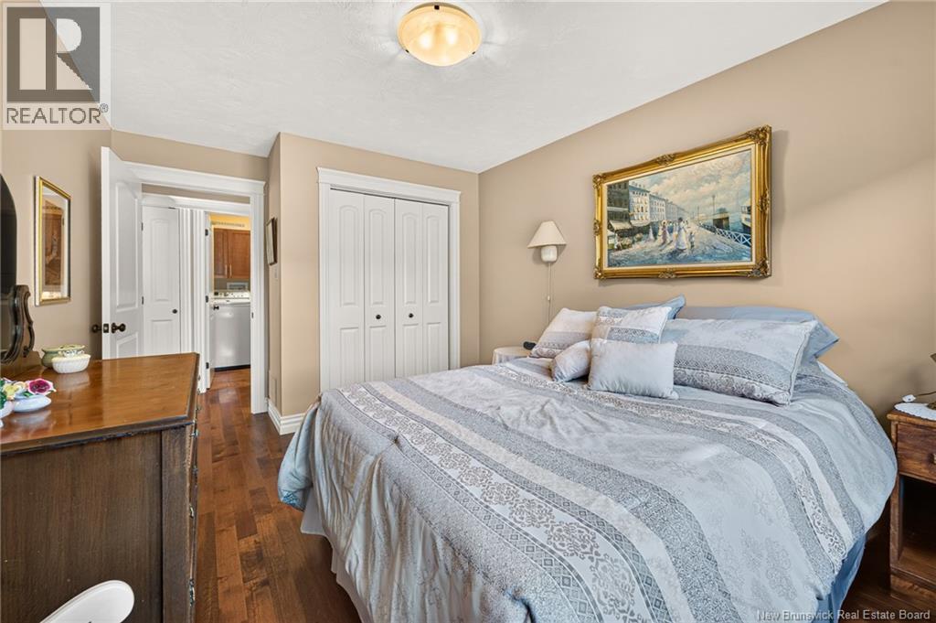 51 Thornhill Crescent Property Photo 30