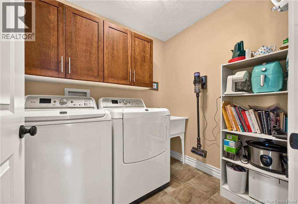 51 Thornhill Crescent Property Photo 33