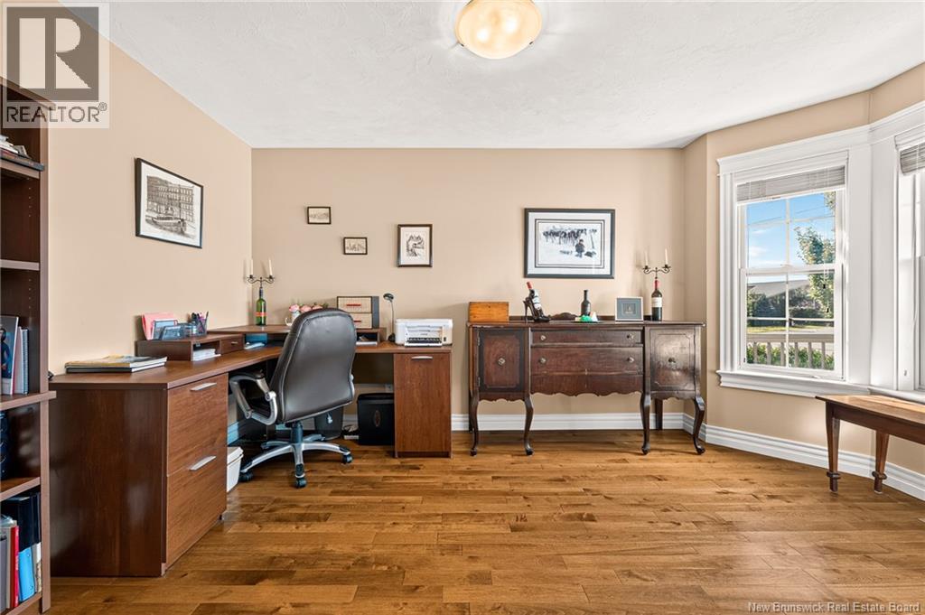 51 Thornhill Crescent Property Photo 34