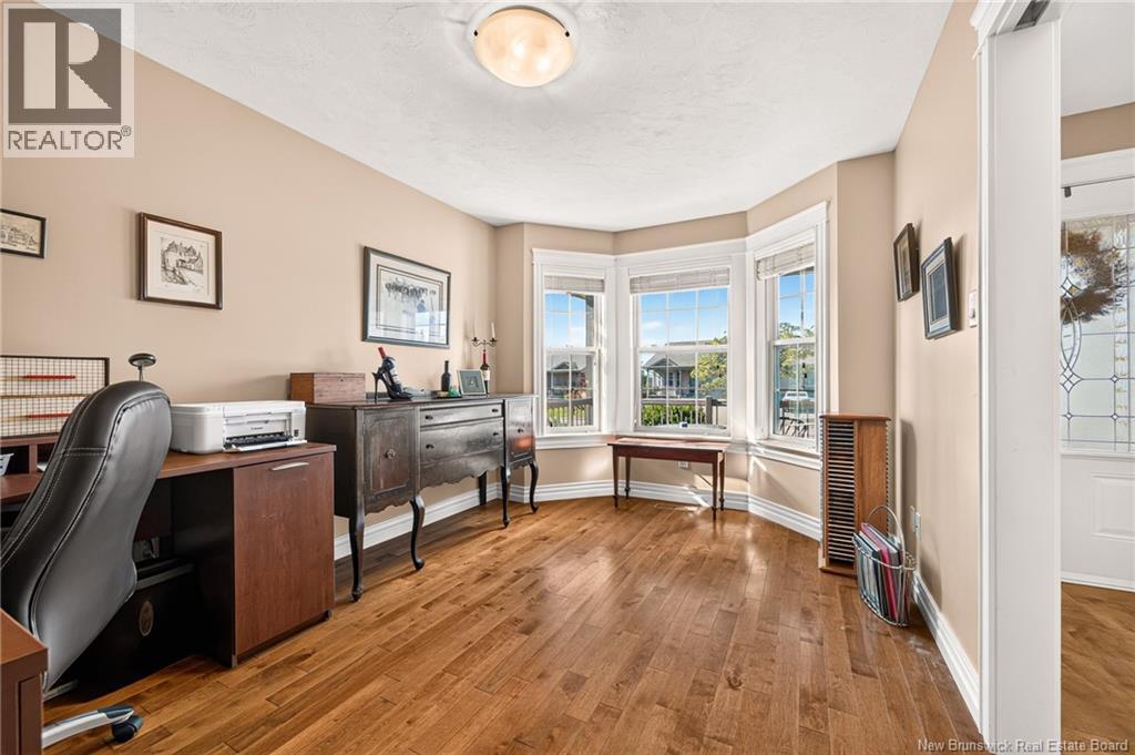 51 Thornhill Crescent Property Photo 35