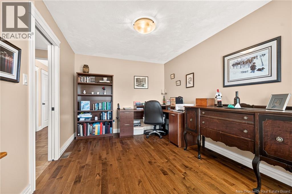 51 Thornhill Crescent Property Photo 36