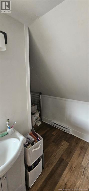 496 Robinson Street Property Photo 12
