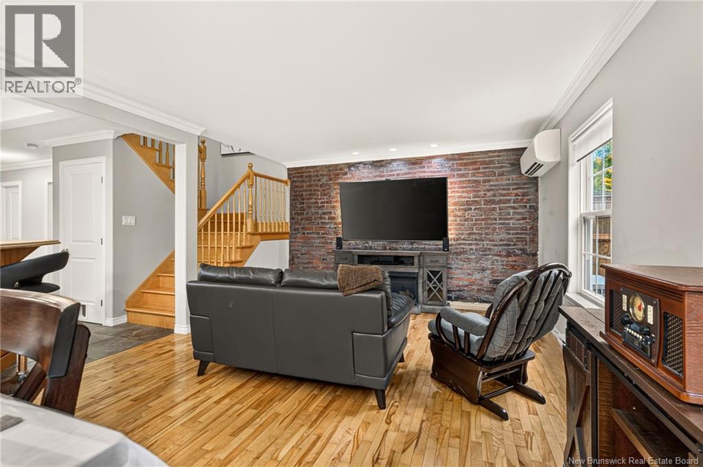 240 Damien Street Property Photo 8