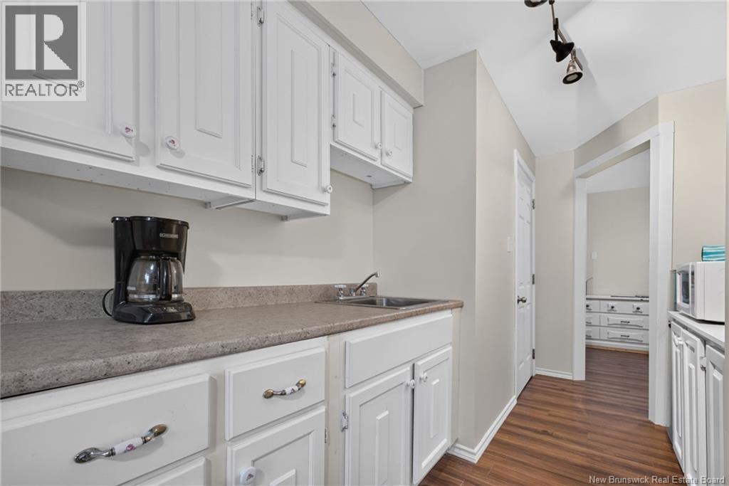 39 Kenmore Drive Property Photo 2
