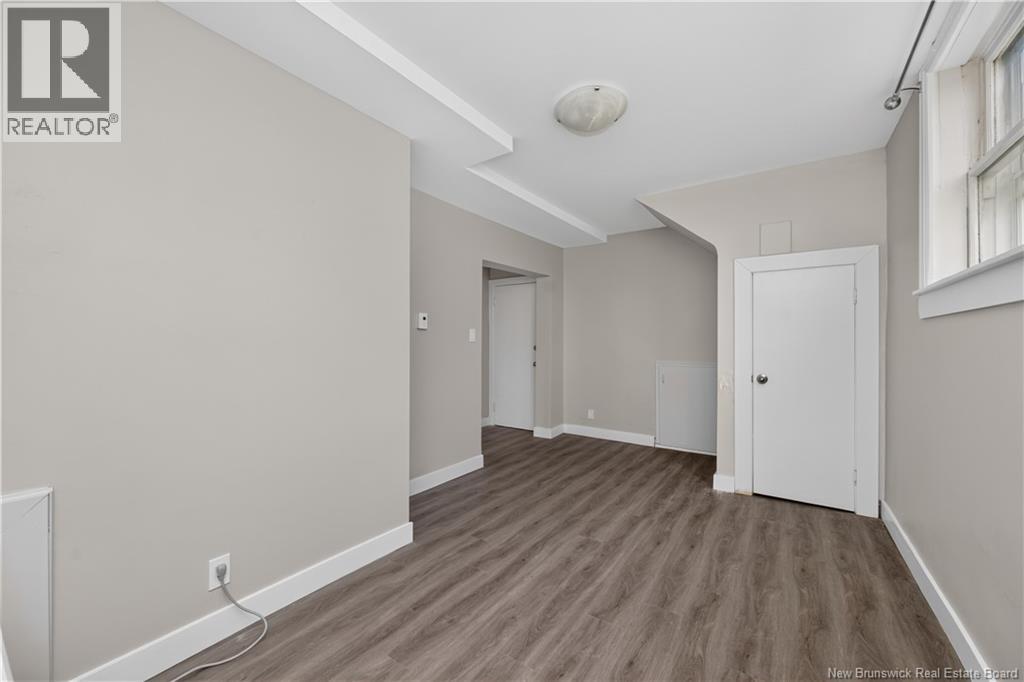 50 Leslie Property Photo 24