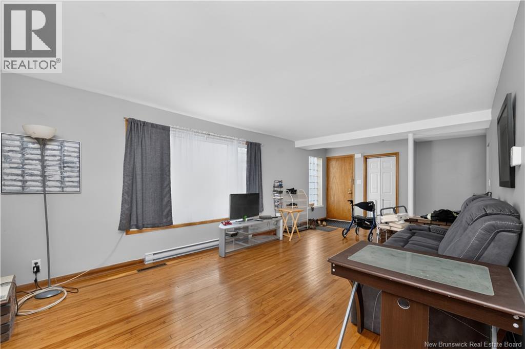 50 Leslie Property Photo 28