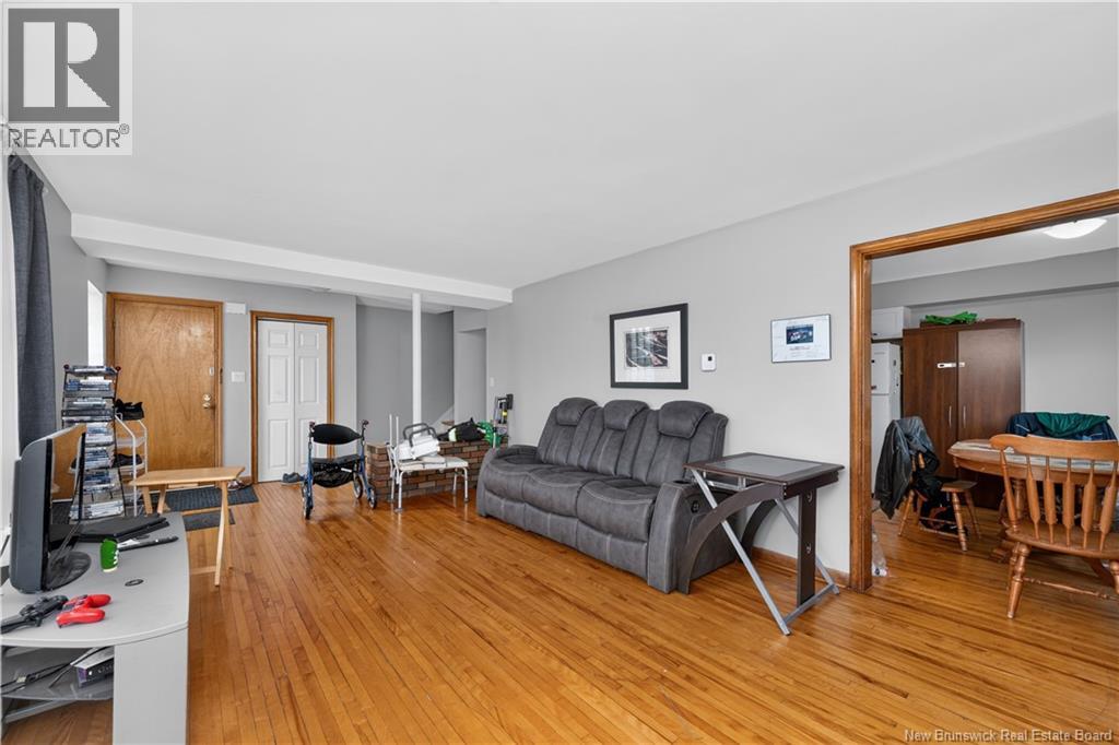 50 Leslie Property Photo 29