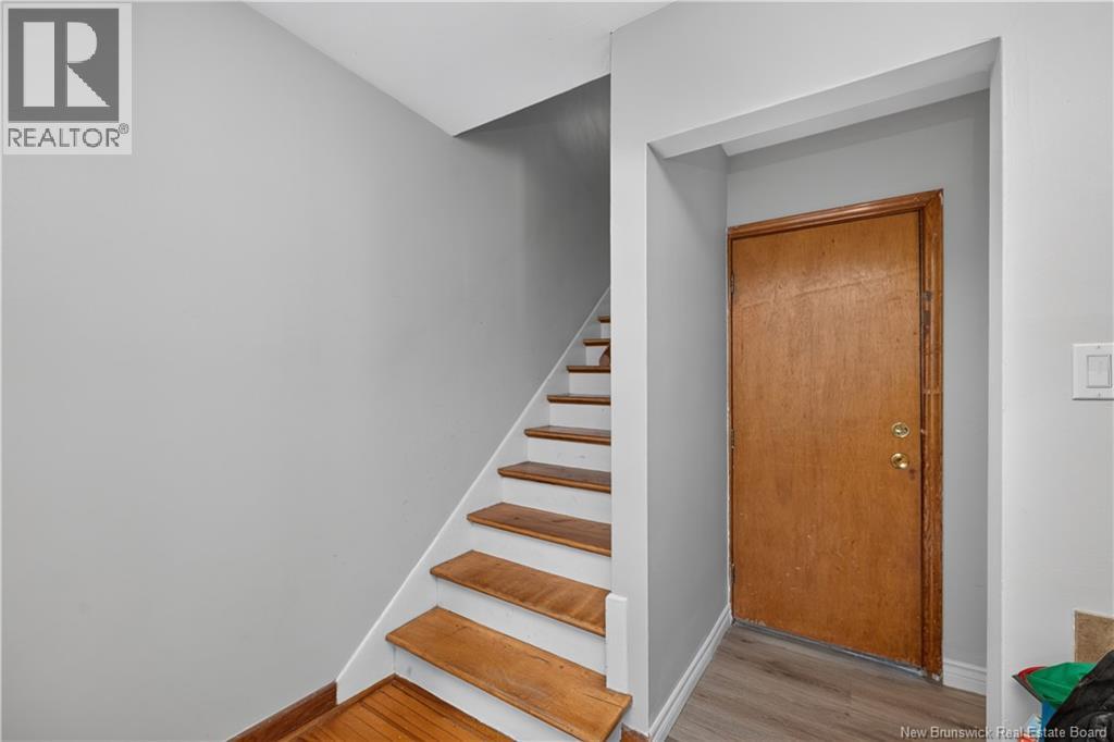 50 Leslie Property Photo 33