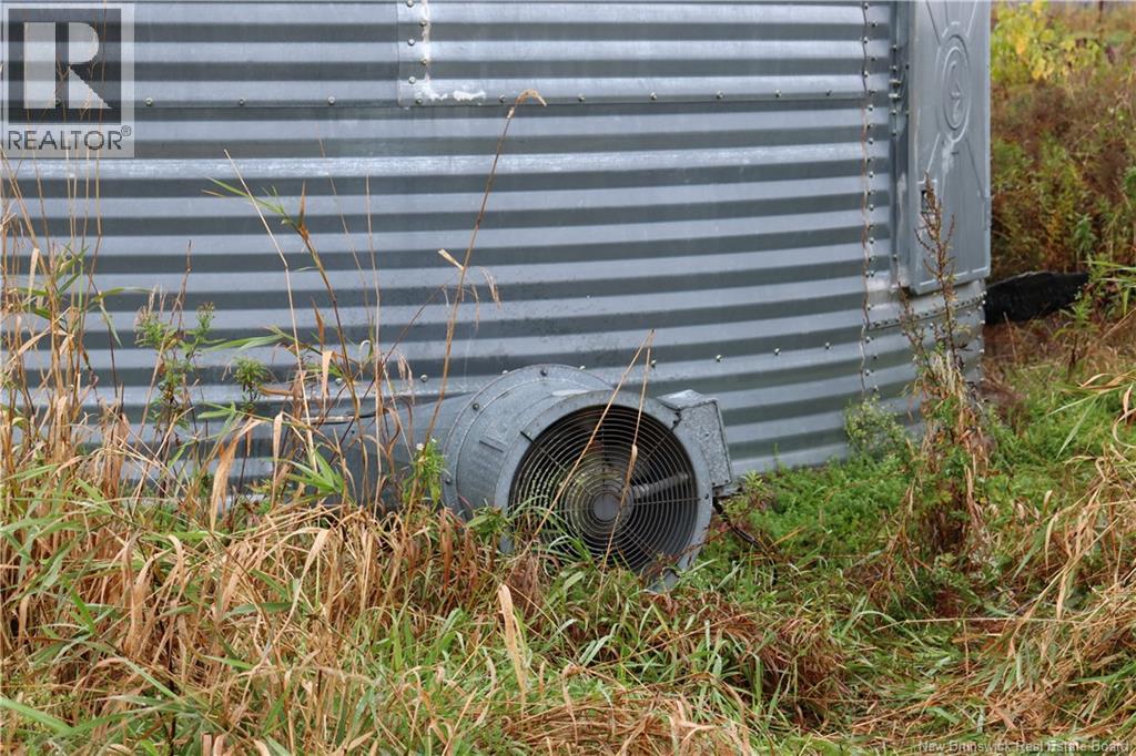 1991 121 Route Property Photo 38