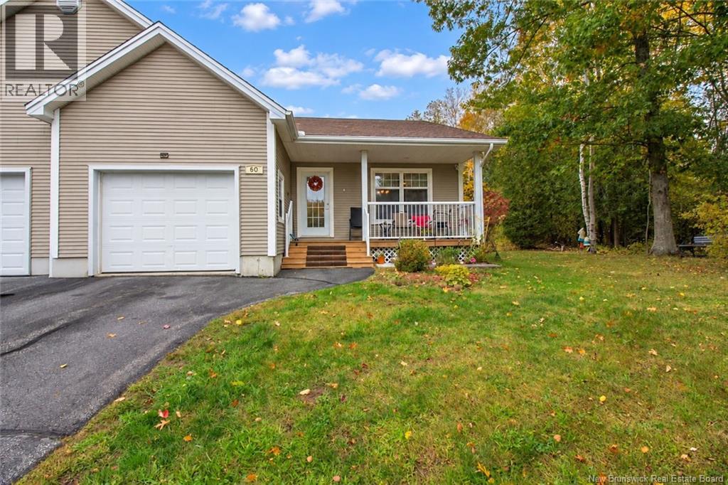 60 Walker Crescent Property Photo 2