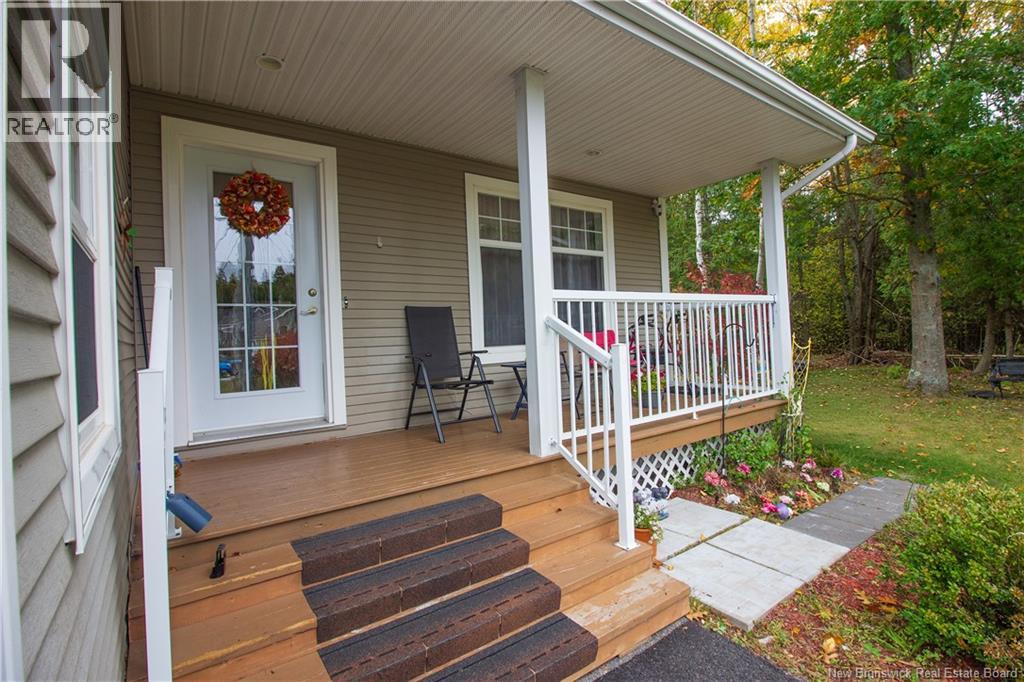 60 Walker Crescent Property Photo 3
