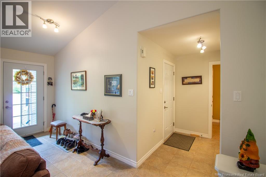60 Walker Crescent Property Photo 4