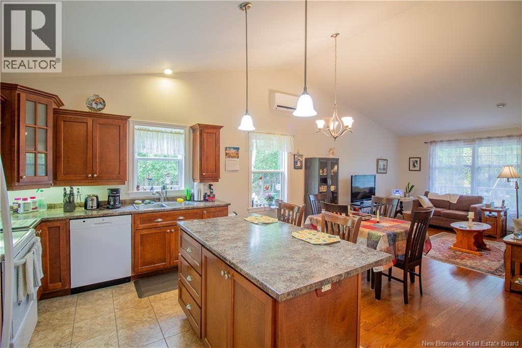 60 Walker Crescent Property Photo 14
