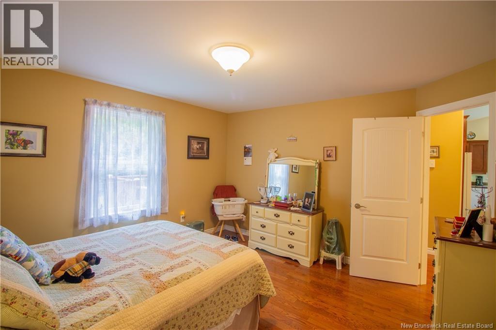 60 Walker Crescent Property Photo 23