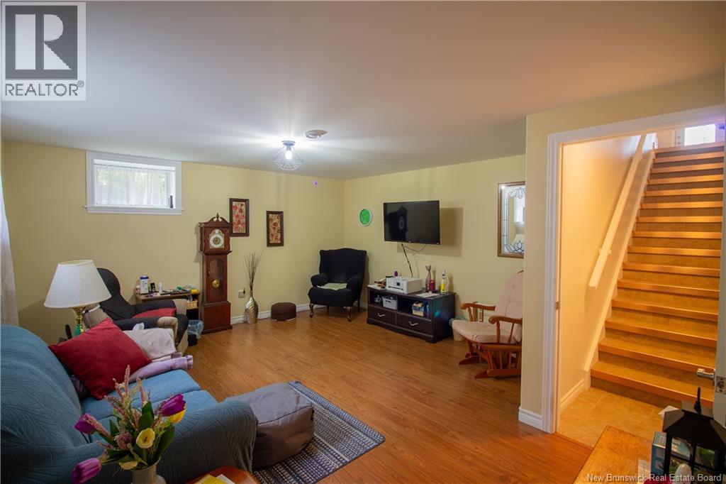 60 Walker Crescent Property Photo 24