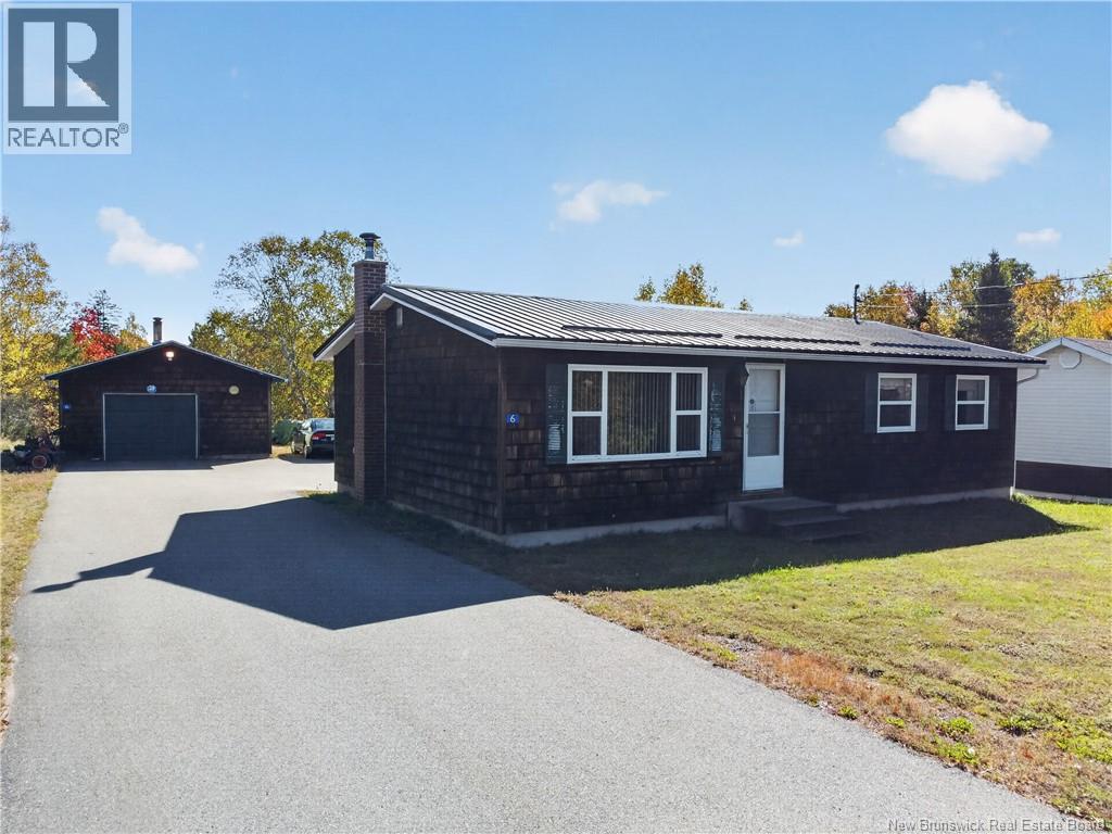 6 Clearwater Street Property Photo 3