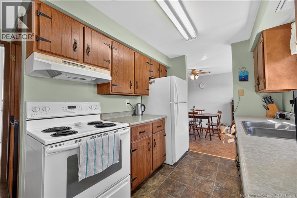 6 Clearwater Street Property Photo 4