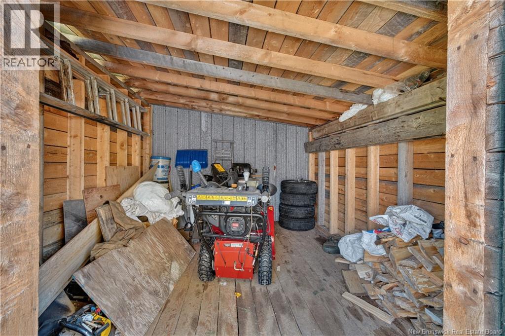 6 Clearwater Street Property Photo 32