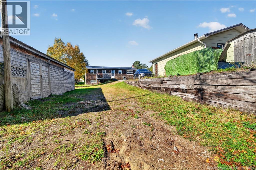 6 Clearwater Street Property Photo 34