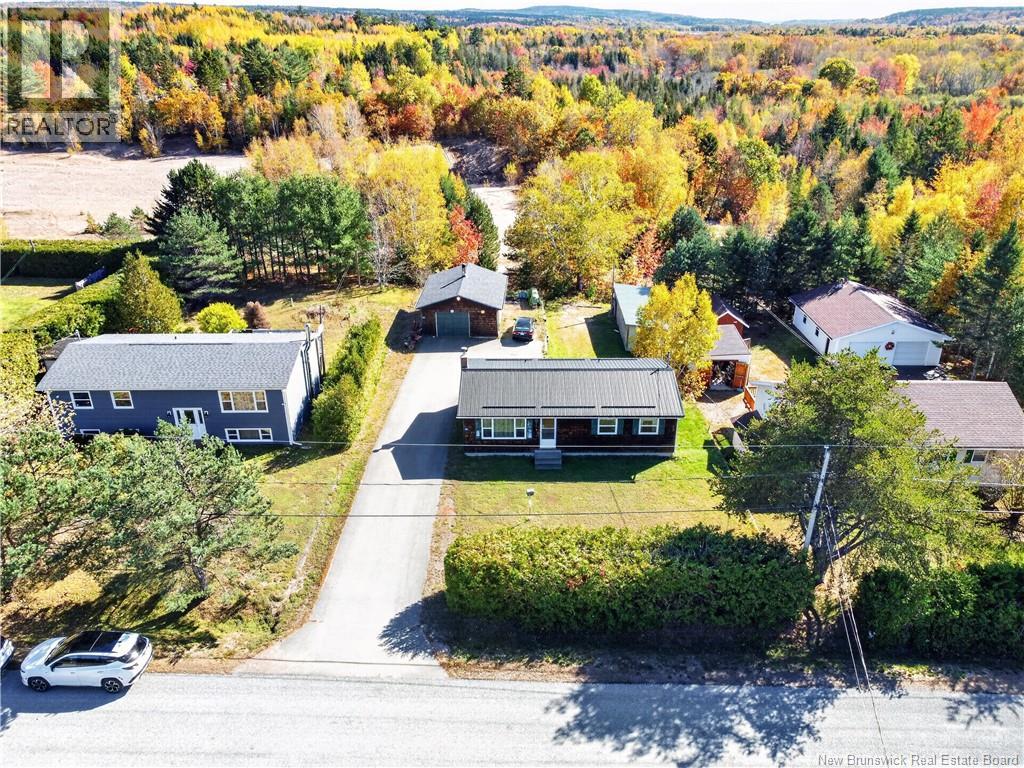 6 Clearwater Street Property Photo 41