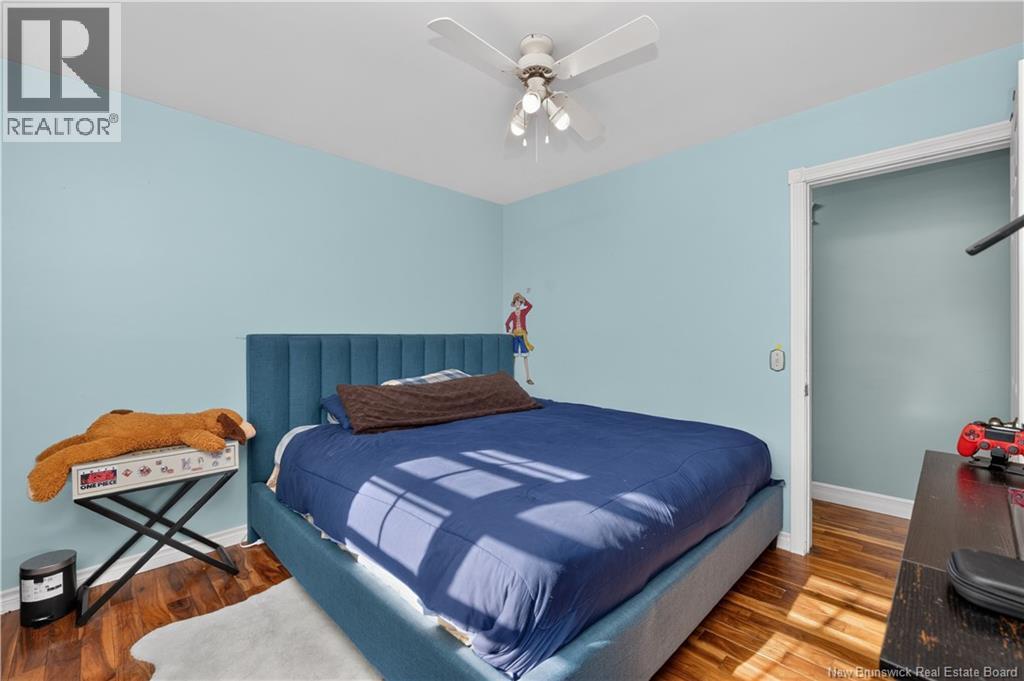 83 Renfrew Property Photo 18