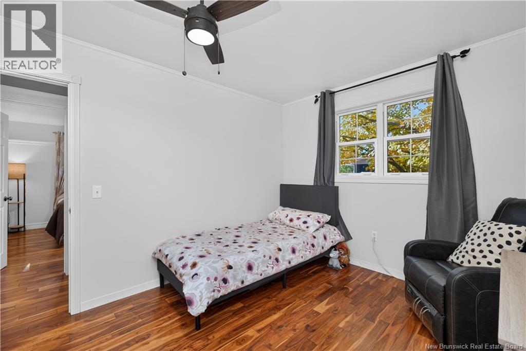 83 Renfrew Property Photo 21