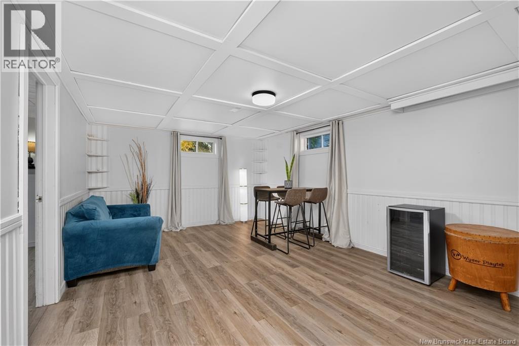83 Renfrew Property Photo 35