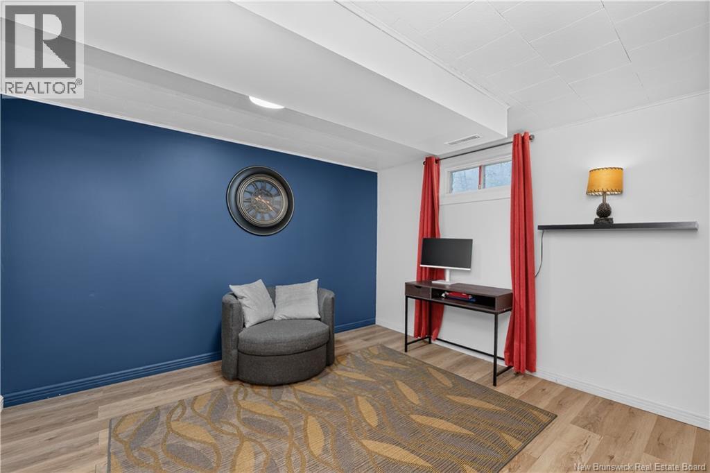 83 Renfrew Property Photo 38