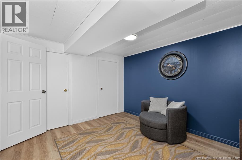 83 Renfrew Property Photo 39