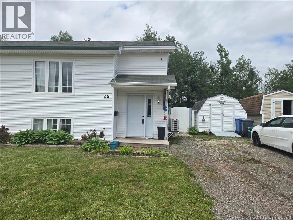 29 Thaddee Street Property Photo 1
