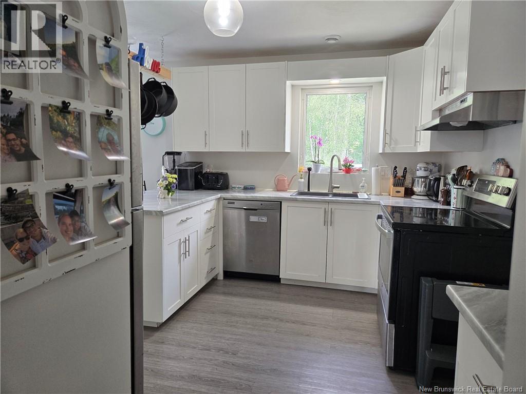 29 Thaddee Street Property Photo 9