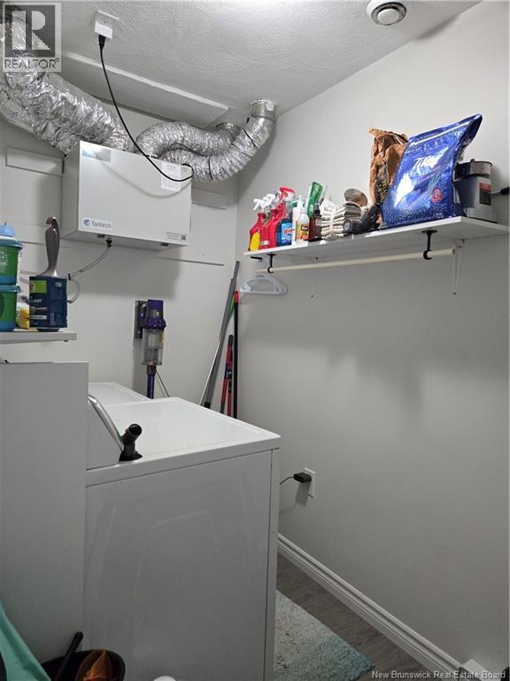 29 Thaddee Street Property Photo 10