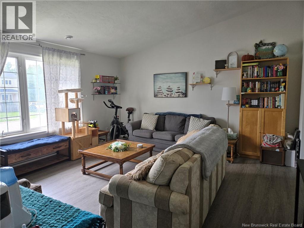 29 Thaddee Street Property Photo 11