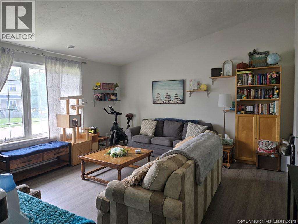29 Thaddee Street Property Photo 12