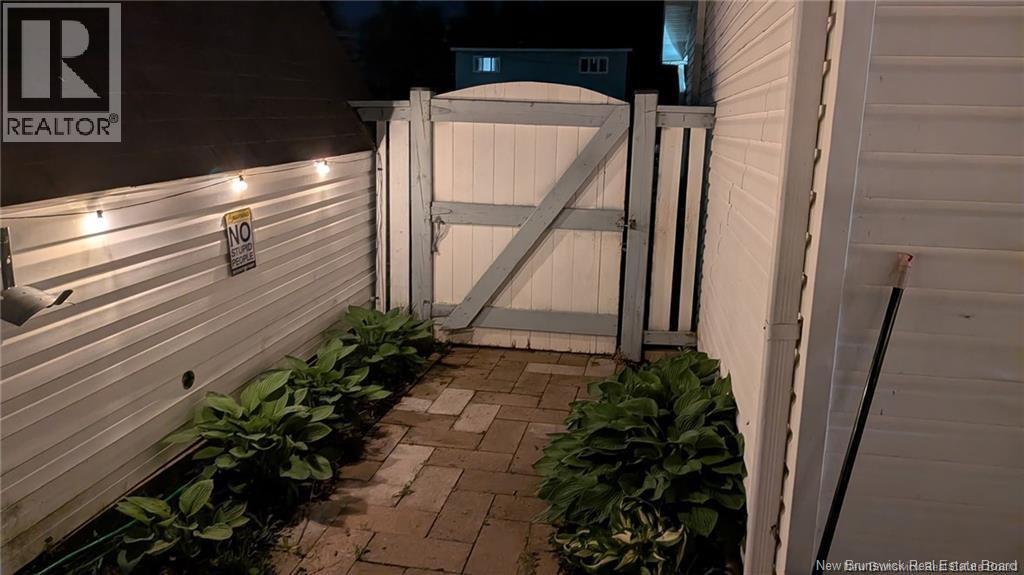 29 Thaddee Street Property Photo 35