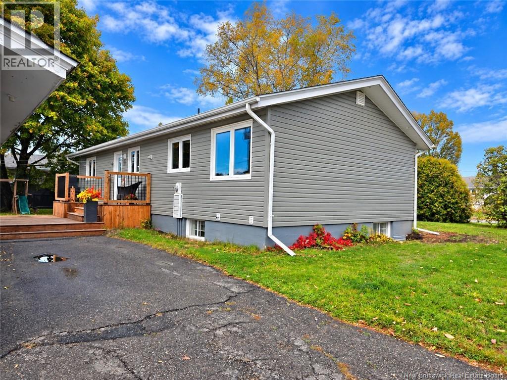 1211 Whelton Property Photo 4