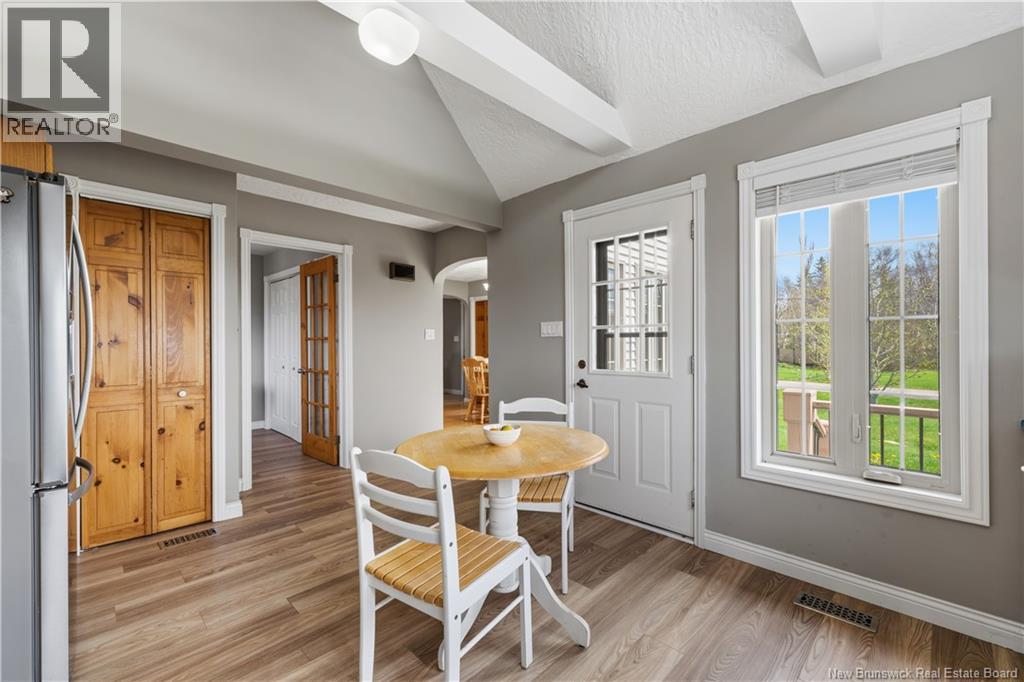 12 Thaddee Street Property Photo 18